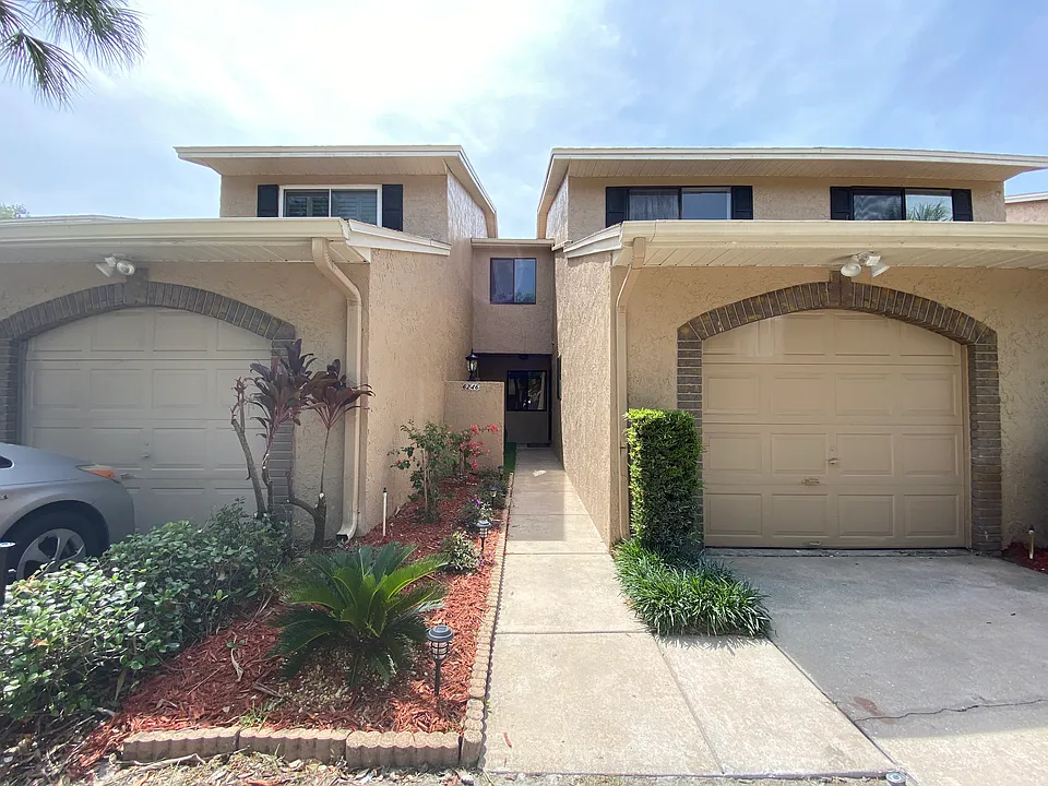 6246 Peregrine Ct