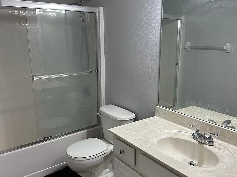 11015 Castlemain Cir E — Photo 15