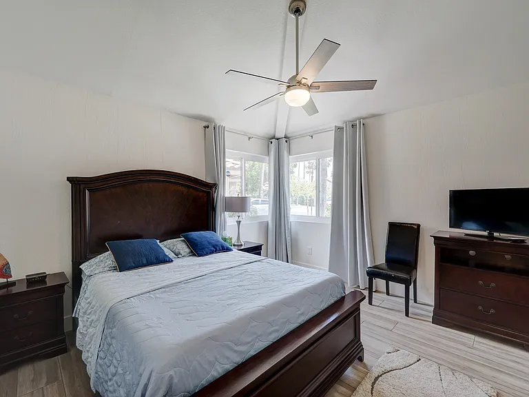 1358 W Meadow Green Ln — Photo 33