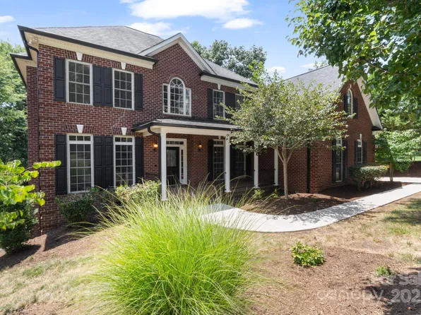 3211 Planters Ridge Rd, Charlotte, NC 28270