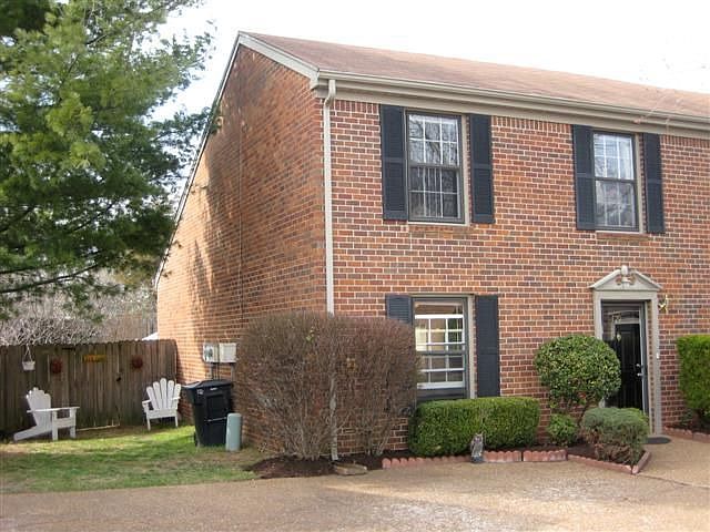 Gorgeous end unit with private, fenced backyard