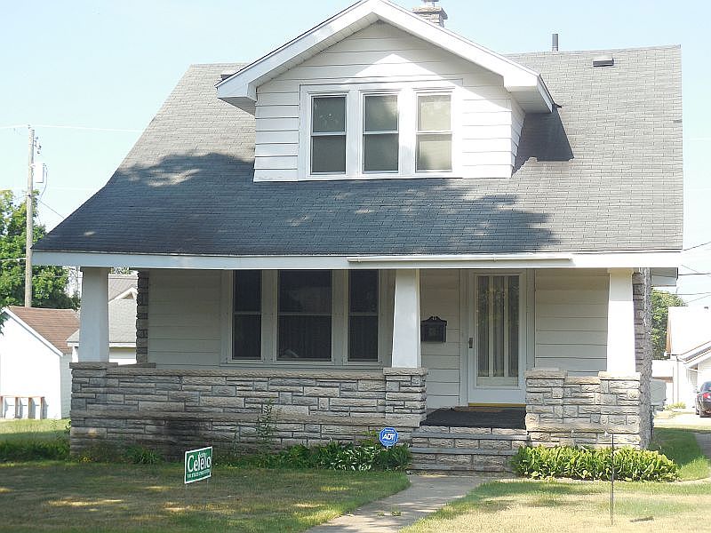 1st image of 517 Saginaw St