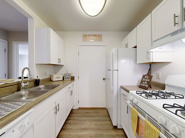 3289 Schust Rd #2-208