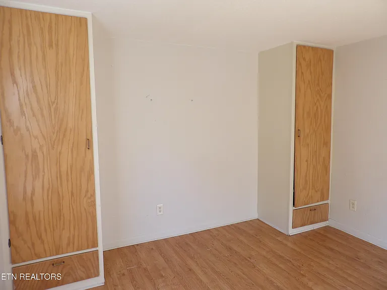 332 Cleveland St — Photo 9