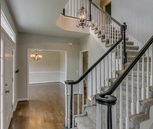 5th image of 708 Glen Oaks Dr