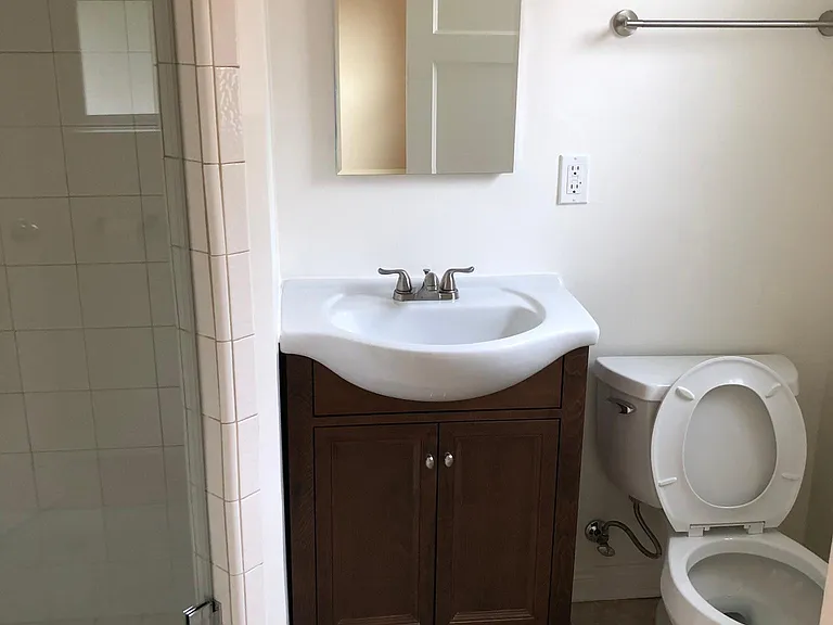 4015 Jackson Ave — Photo 8