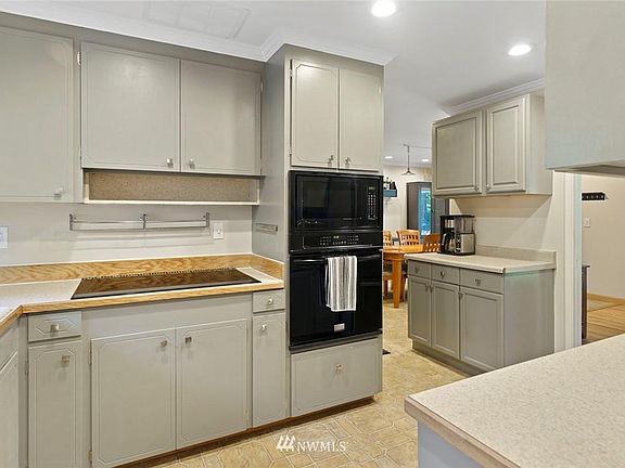 5th image of 16244 NE 26th St
