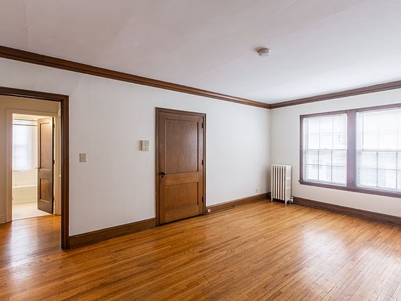 4th image of 2434 Dupont Ave S #2024044