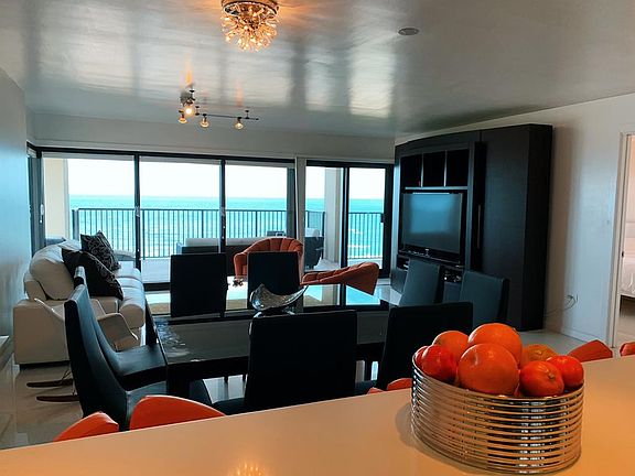 3rd image of 2800 Gulf Blvd APT 1107