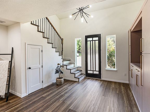 5th image of 2107 Elmwood Blvd