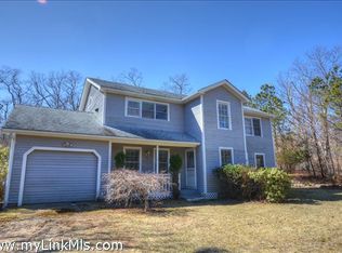 7 Bea Ln, West Tisbury, MA 02575