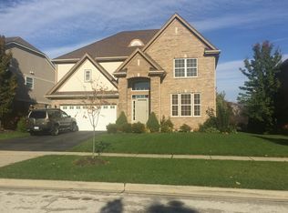 1714 N Woods Way, Vernon Hills, IL 60061