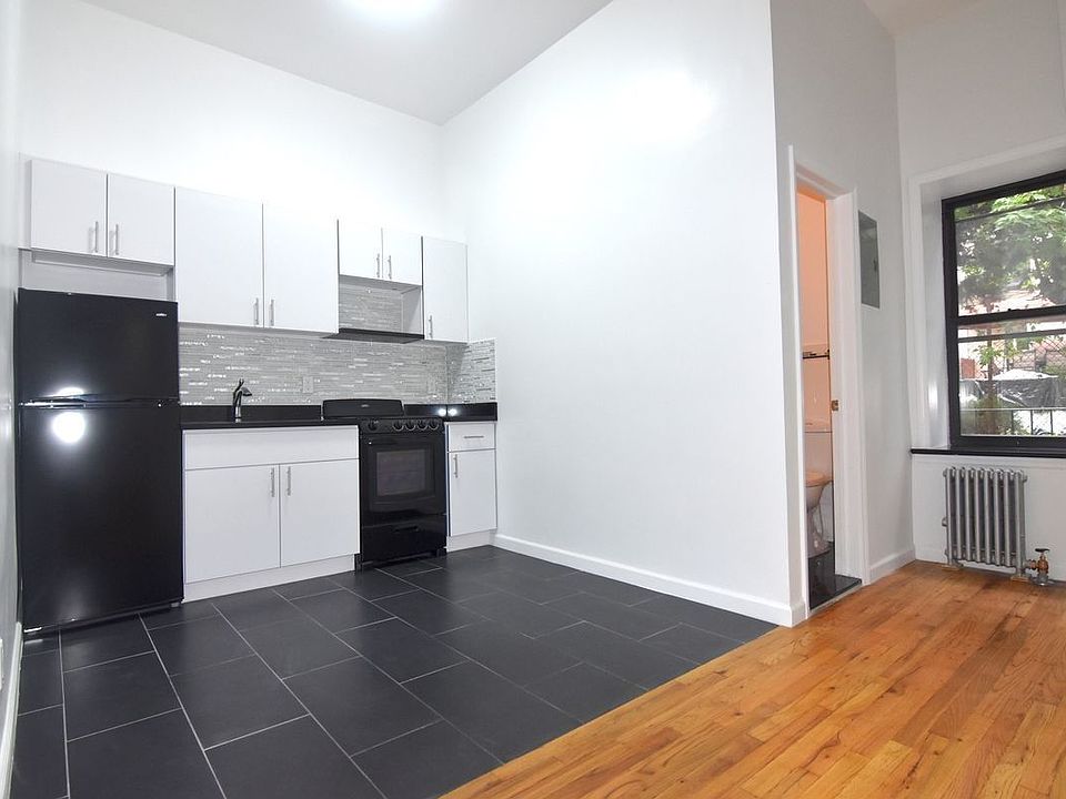 2nd image of 680 Manhattan Ave APT 2A