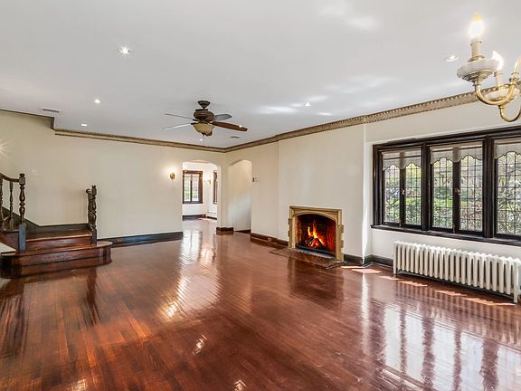3rd image of 135 Puritan Ave