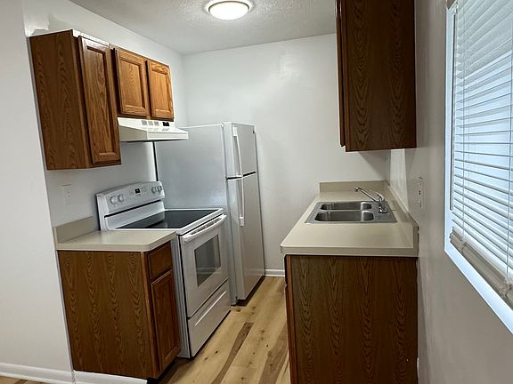 2nd image of 641 Broadway Ave #208