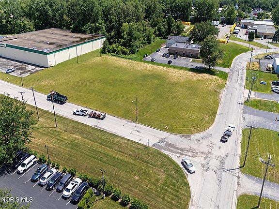 5th image of 243 Arco Dr
