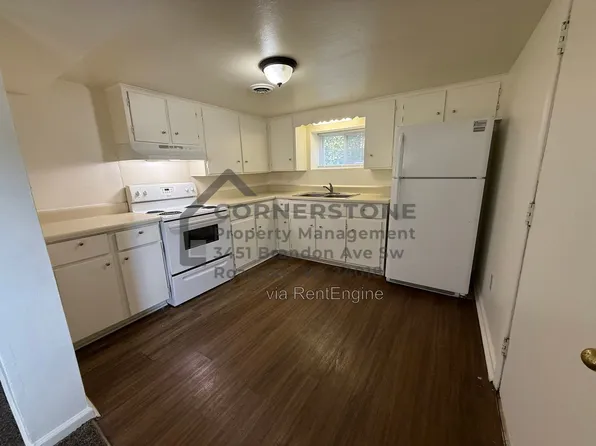 9536 Hardy Rd APT 5, Vinton, VA 24179