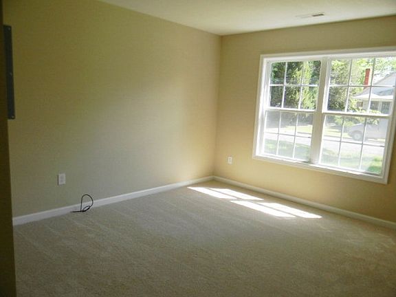 2nd image of 510 Pennsylvania Ave
