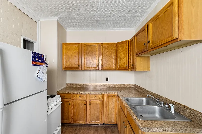 2 bed, 1.0 bath, $1,475 — Photo 2