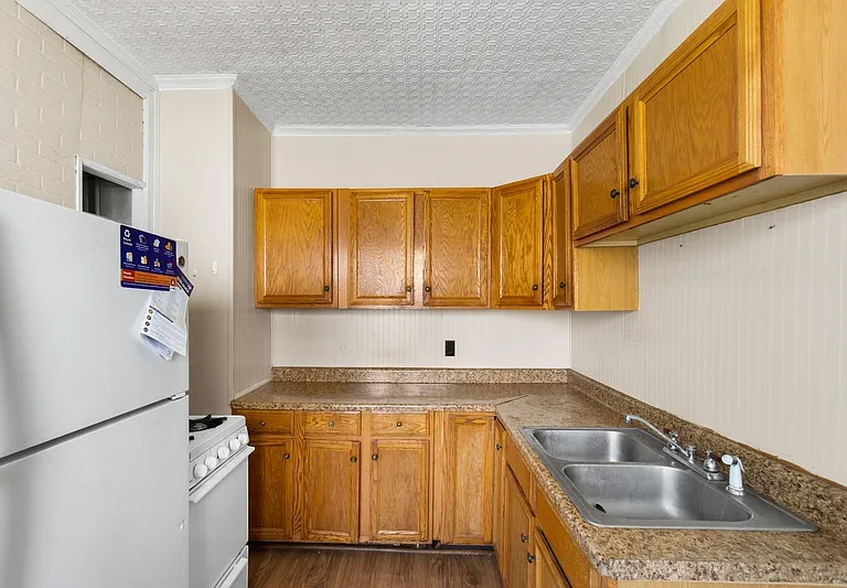 247 Roosevelt Ave #1 — Photo 2