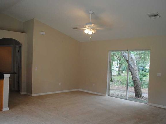 2nd image of 40125 Oakridge Dr