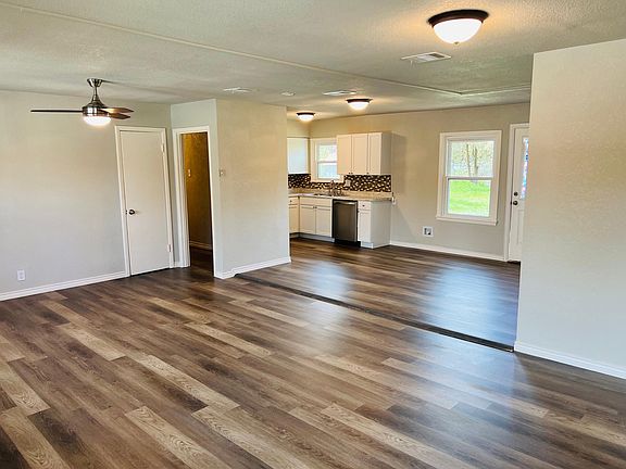 4th image of 2909 Larry Dr