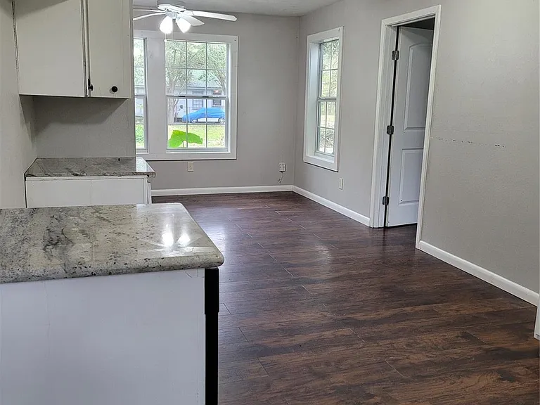 822 Retama St — Photo 12