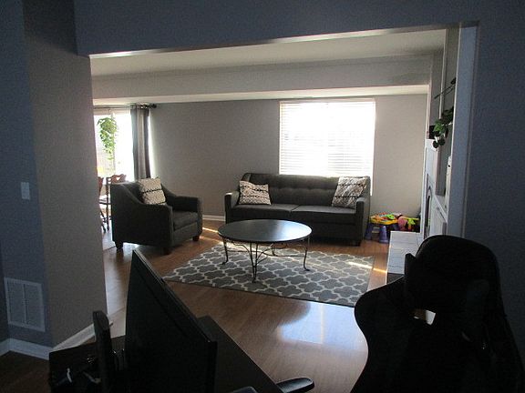 4th image of 315 Taft Dr