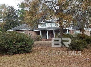 1739 Woodridge Dr, Atmore, AL 36502