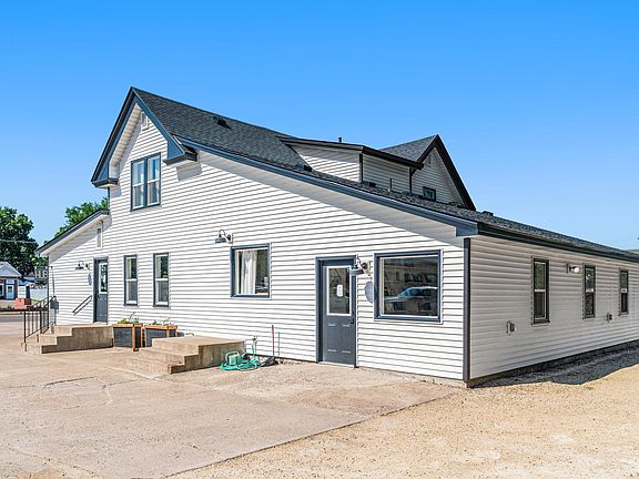 5th image of 623 E Main St