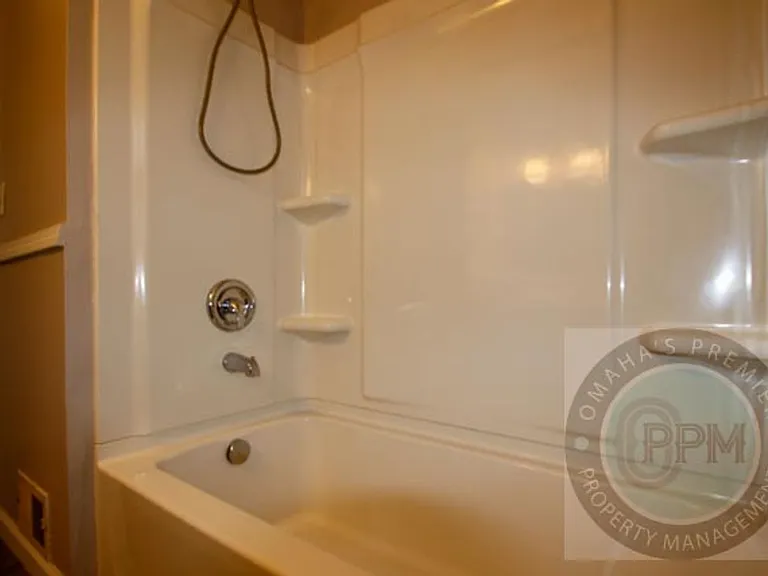 2409 Washington St — Photo 14