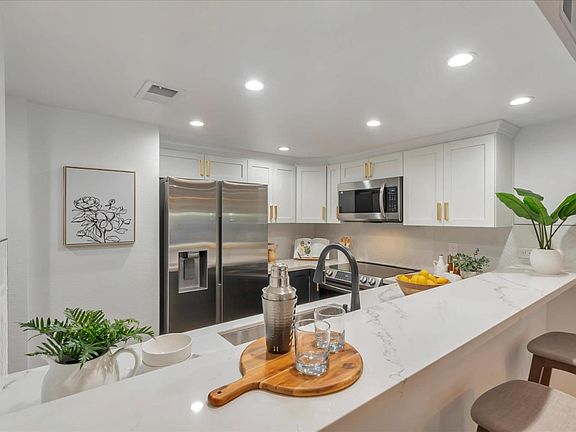 4th image of 2052 Delbarr Ct