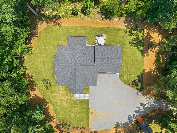 2nd image of 381 Parks Dr