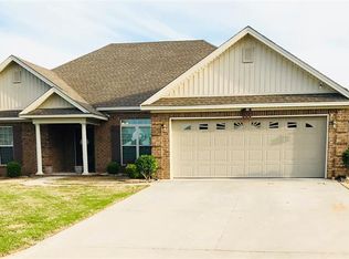 105 Rushmore Ct, Deatsville, AL 36022