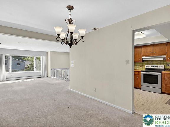 5th image of 824 N Berks St
