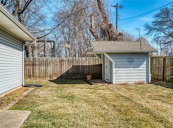 5th image of 5515 Edgehill St
