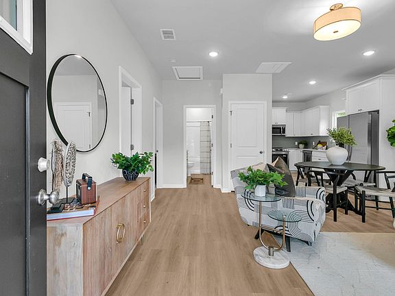 5th image of 5131 Delta St