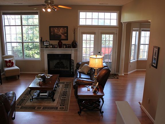 3rd image of 600 Parchment Blvd