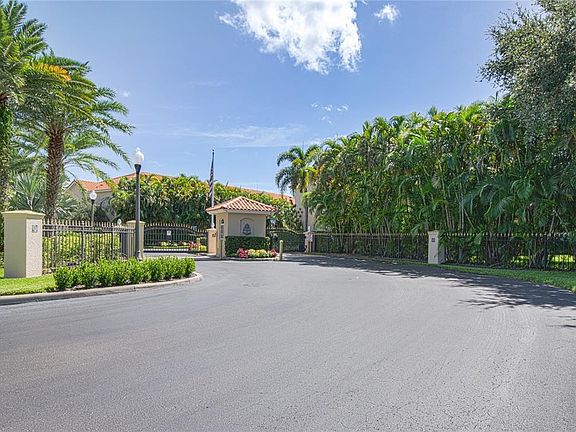 4th image of 6253 Vista Verde Dr W #515