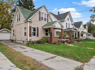 1364 College Ave NE, Grand Rapids, MI 49505
