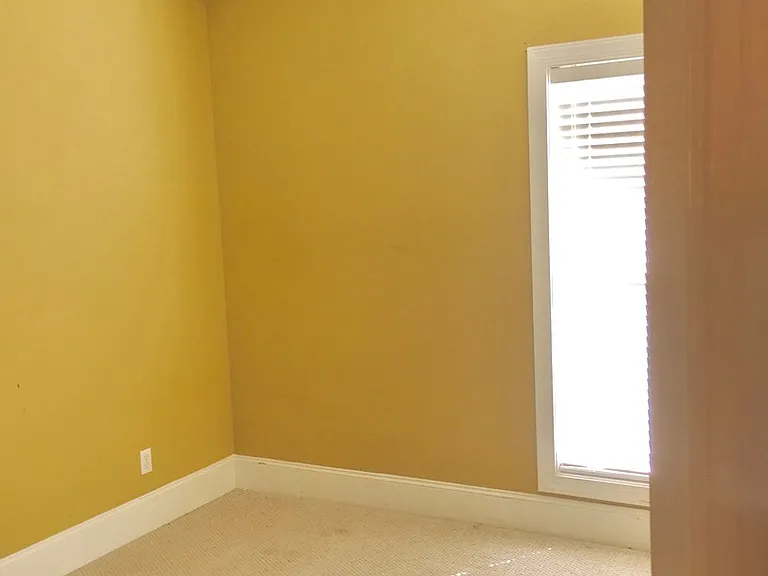 233 Forest Glen Dr — Photo 7
