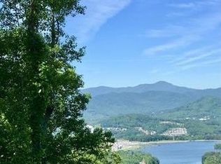 99999 Crestwood Dr, Arden, NC 28704