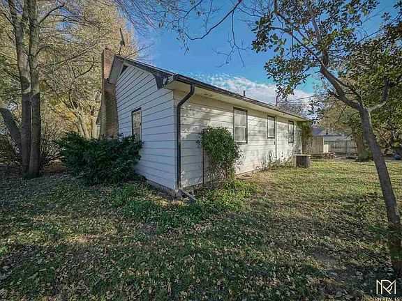 4th image of 805 Jefferson Ave