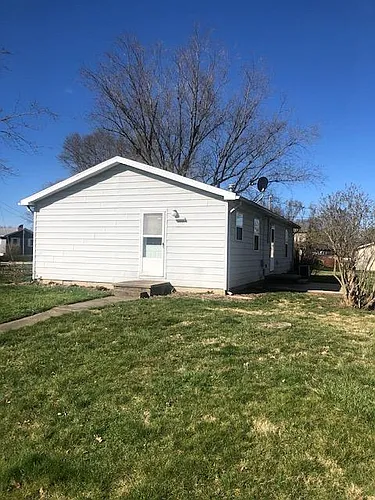108 E Douglas St Photo 1