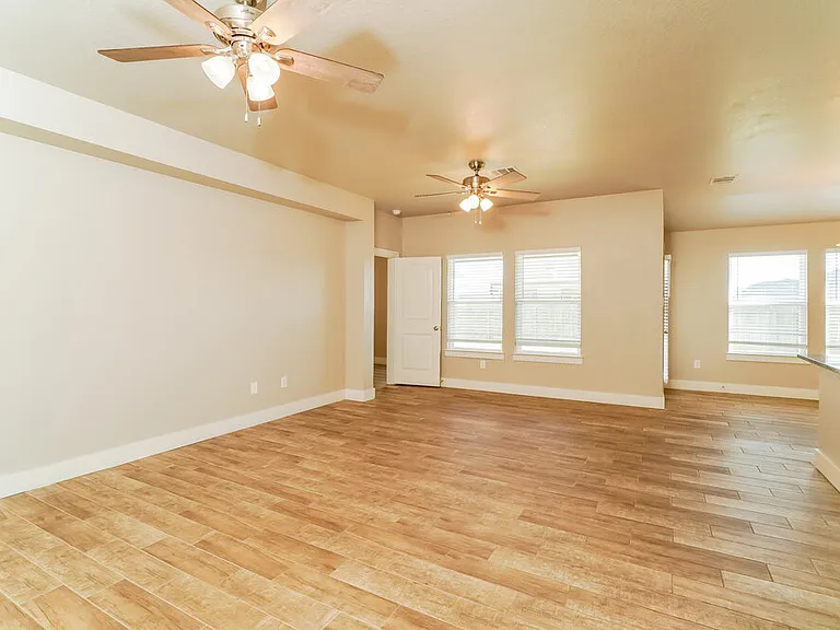 1545 Birmingham Dr — Photo 6