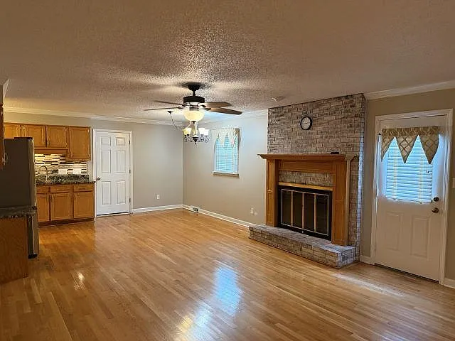 3 bed, 1685 sqft, $1,800 — Photo 2