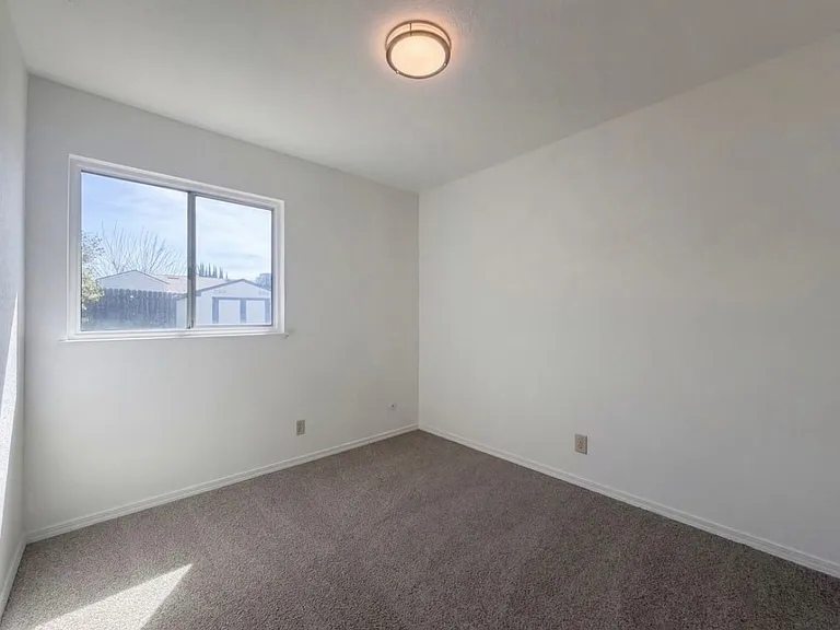 5961 Kies Way — Photo 4