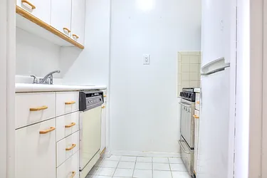 Rented by Addison Property Group