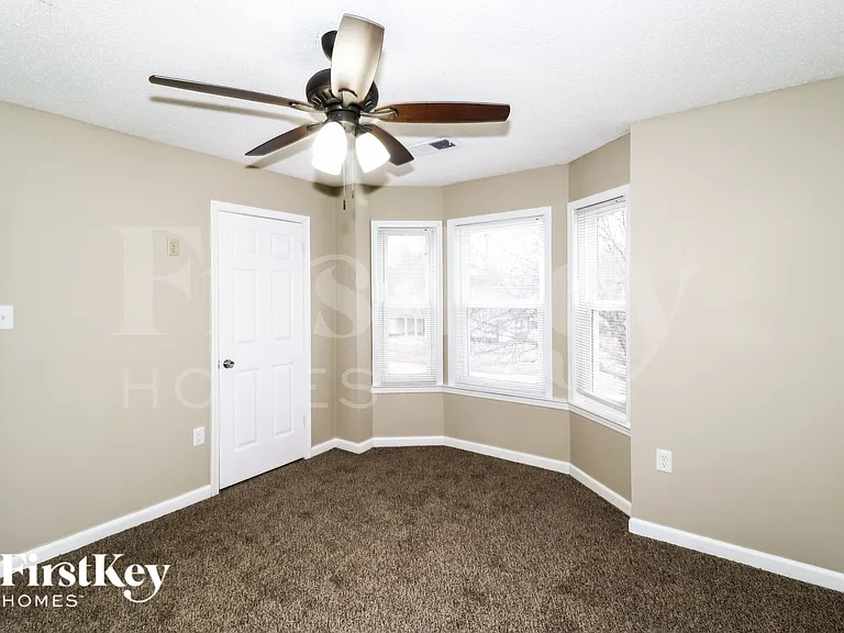 8117 S Regis Pl — Photo 9