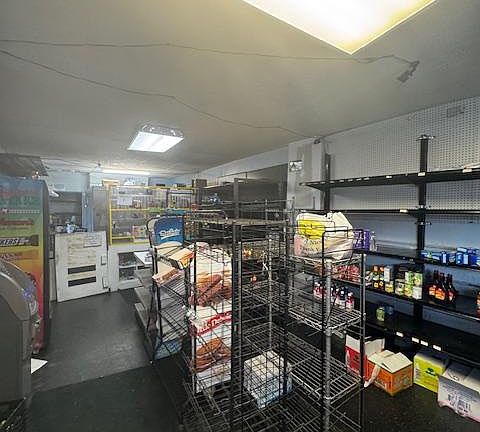 4th image of 1100 W 2nd St